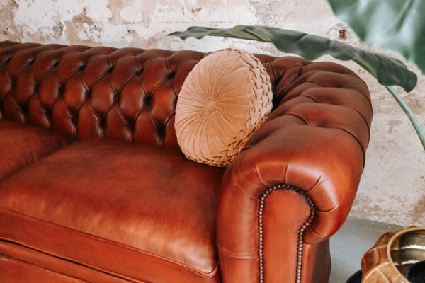 Klassieke chesterfield detailfoto