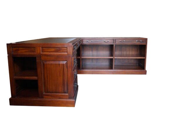 Klassiek bureau curtis corner